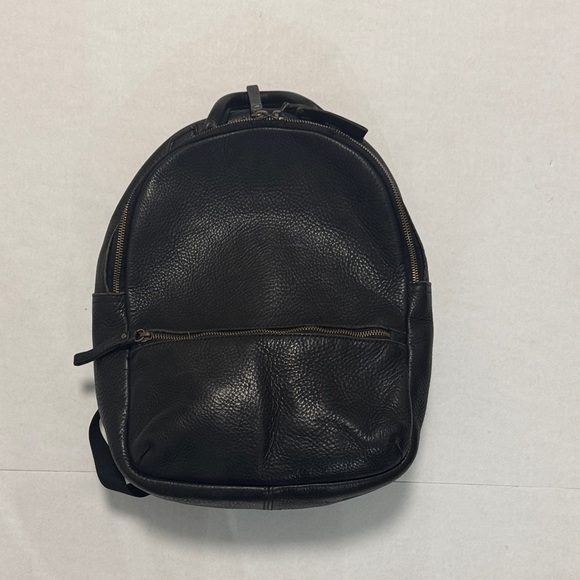 Duluth Lifetime Leather Black Leather Backpack